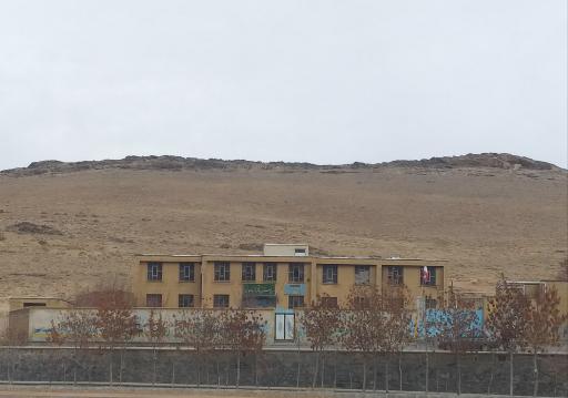 عکس دبیرستان صالحات