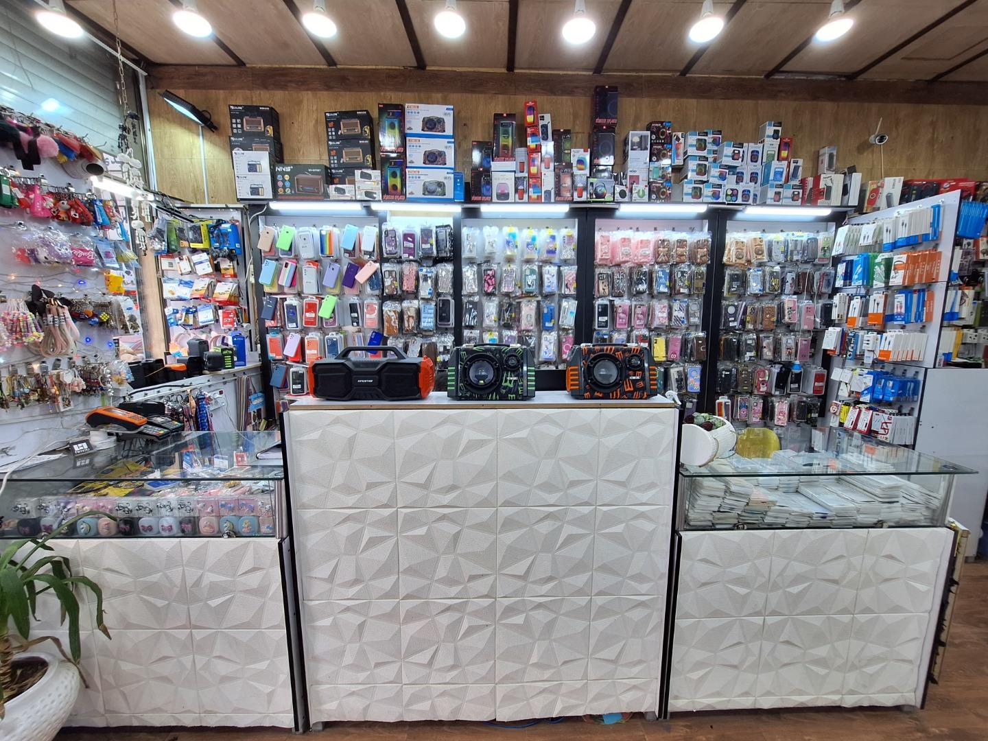 عکس فروشگاه لوازم جانبی himob