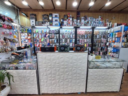 عکس فروشگاه لوازم جانبی himob