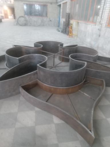 عکس کارگاه جوشکاری و آبگرمکن