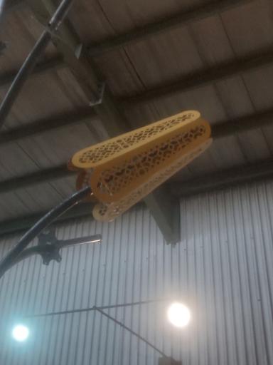 عکس کارگاه جوشکاری و آبگرمکن