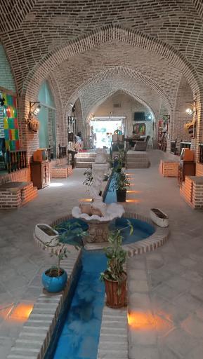 رستوران سنتی بابا میرزا