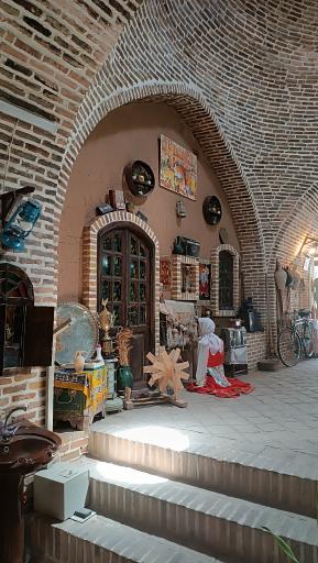 رستوران سنتی بابا میرزا