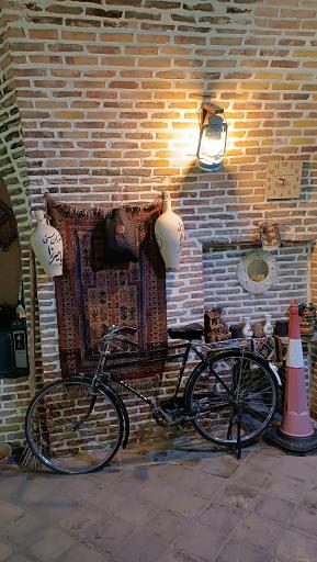 رستوران سنتی بابا میرزا