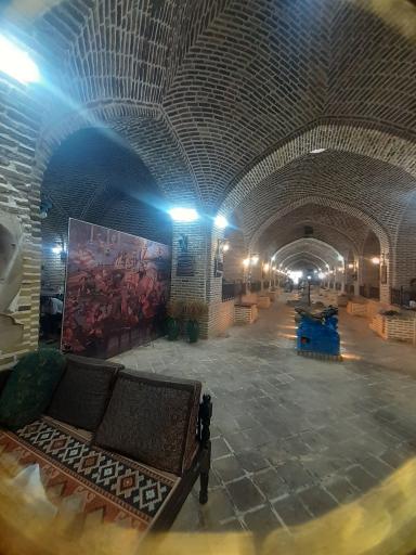 عکس رستوران سنتی بابا میرزا