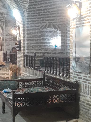 عکس رستوران سنتی بابا میرزا