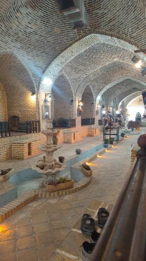 عکس رستوران سنتی بابا میرزا