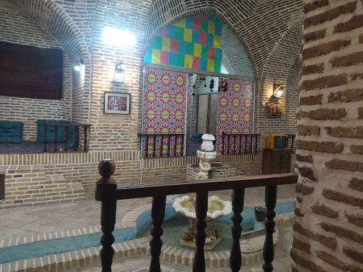عکس رستوران سنتی بابا میرزا