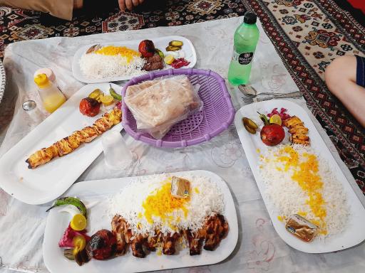 عکس رستوران سنتی بابا میرزا