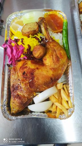 عکس غذای بیرون بر تاج‌ محل