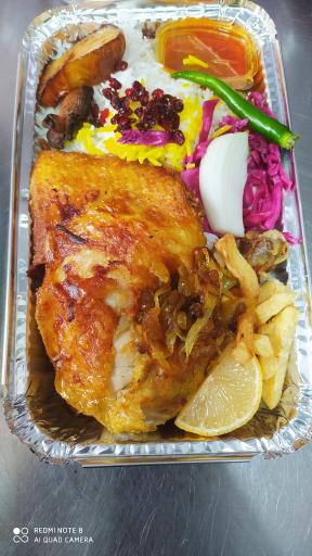 عکس غذای بیرون بر تاج‌ محل