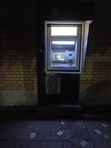 عکس عابر بانک ملی