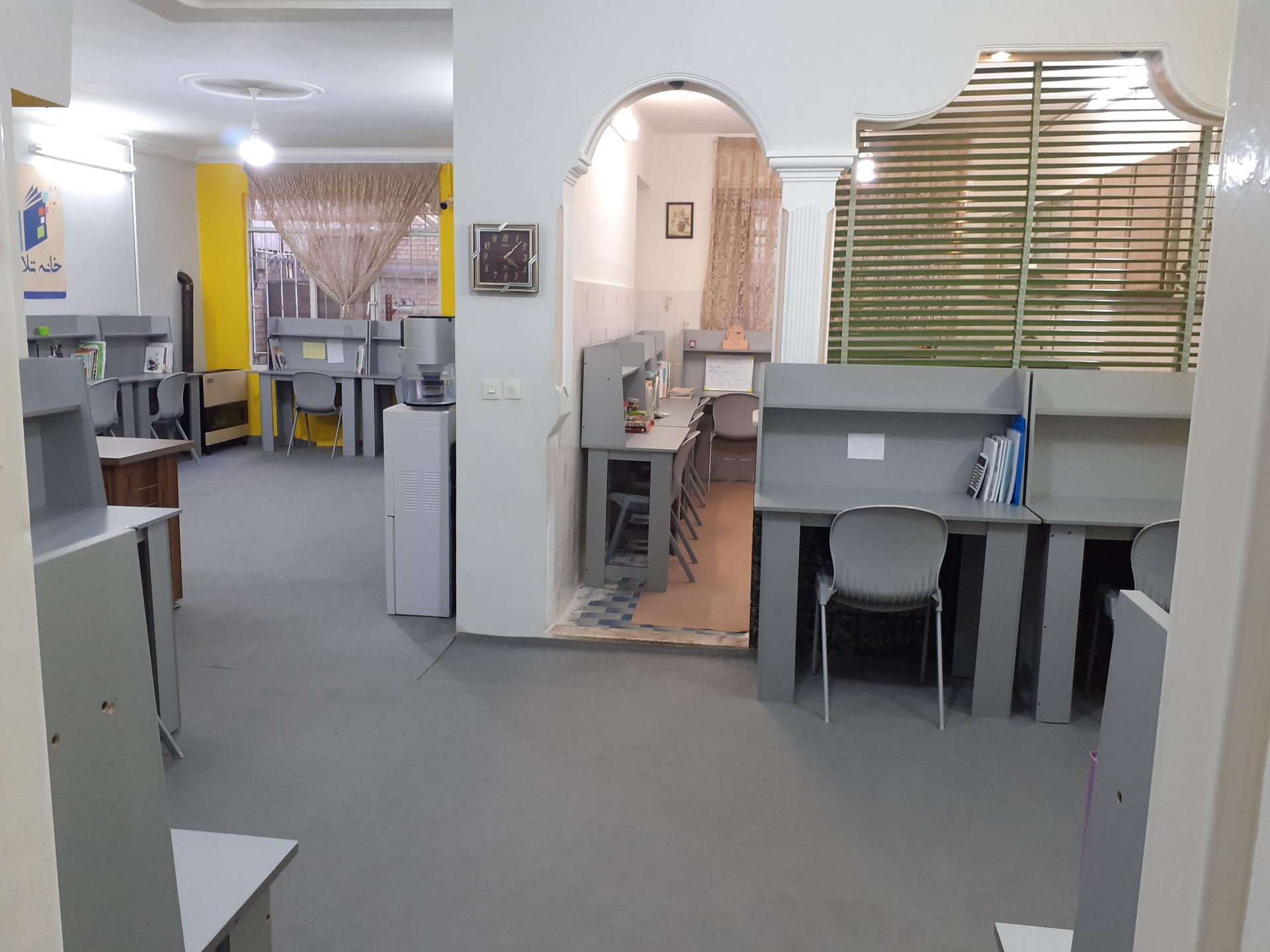 عکس سالن مطالعه دخترانه آتی متوسطه دوم