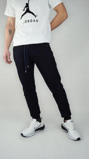 عکس تولیدی شلوار اسلش و تیشرت مردانه سیماکواستار 