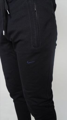 عکس تولیدی شلوار اسلش و تیشرت مردانه سیماکواستار 