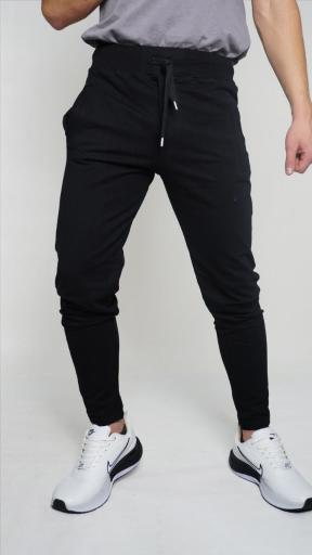 عکس تولیدی شلوار اسلش و تیشرت مردانه سیماکواستار 