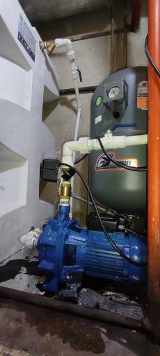عکس همکار تاسیسات 