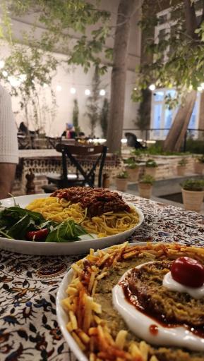 عکس بوتیک هتل و کافه روشن
