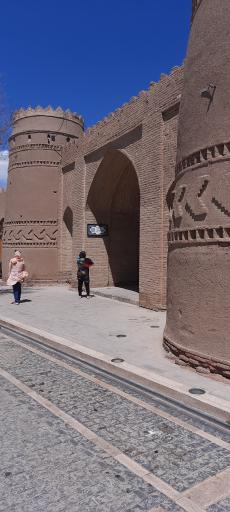 عکس بادگیر معین