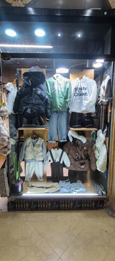 عکس فروشگاه لباس تی گالری