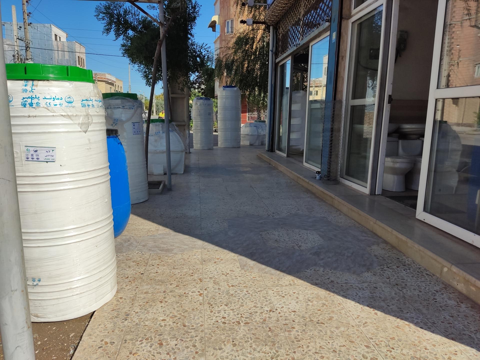 عکس فروشگاه لوله و اتصالات و مخزن پلی اتیلن میرزا باقری