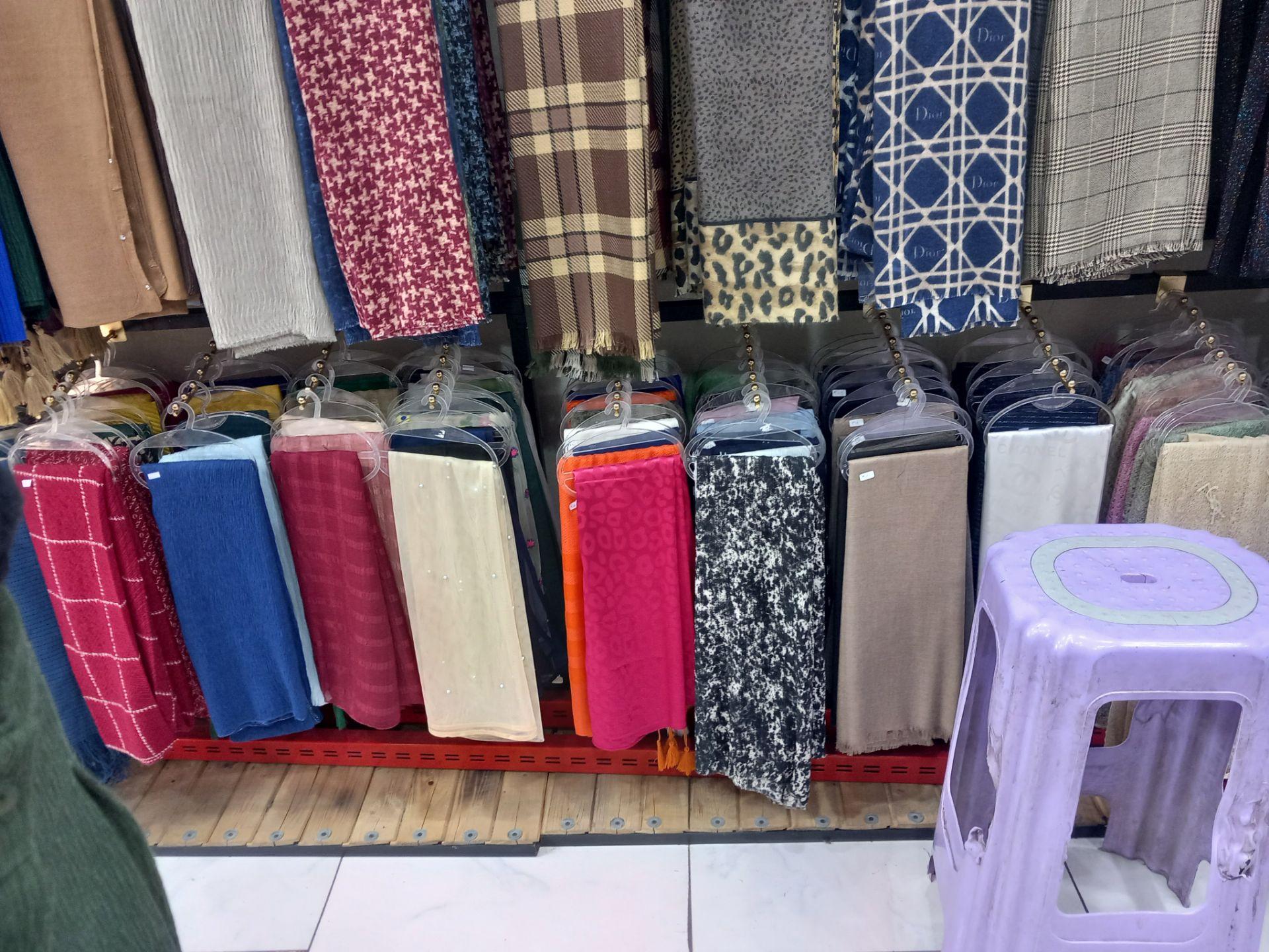 عکس شال و روسری پرنیا