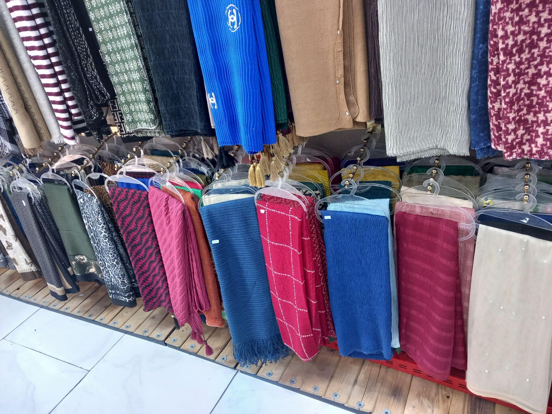 عکس شال و روسری پرنیا