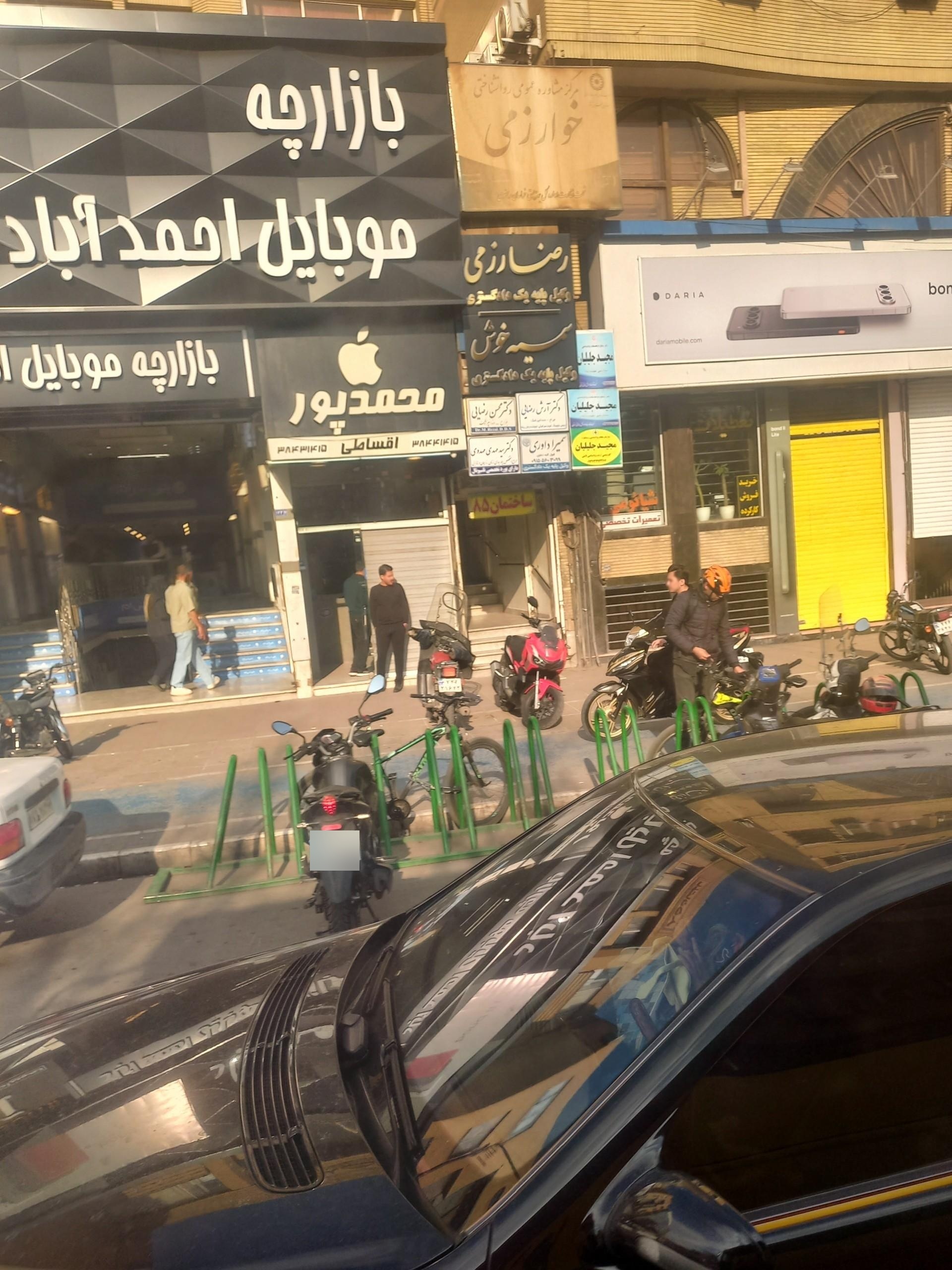 عکس بازارچه موبایل احمدآباد