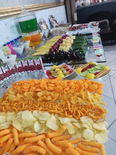 عکس باغچه رستوران سنتی فرشته