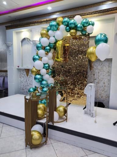 عکس باغچه رستوران سنتی فرشته