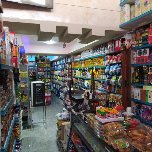 عکس هایپرمارکت برادران جاده ای