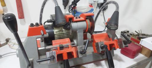 عکس کلید سازی حسین 