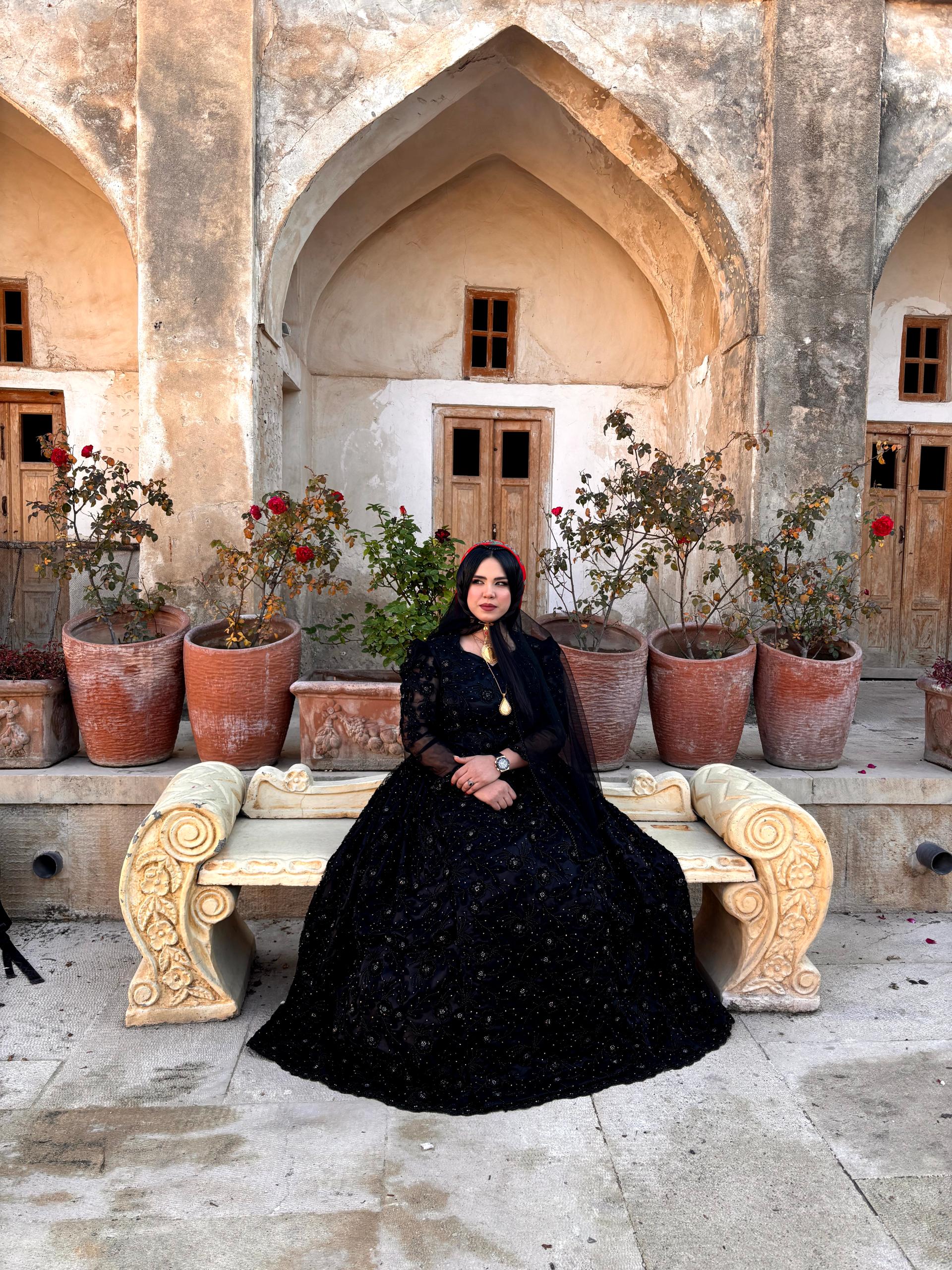 عکس مزون لباس لری میخک