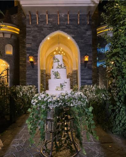 عکس باغ عمارت صدرا