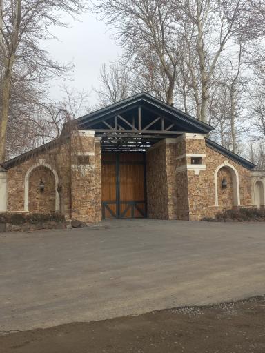 عکس باغ عمارت صدرا