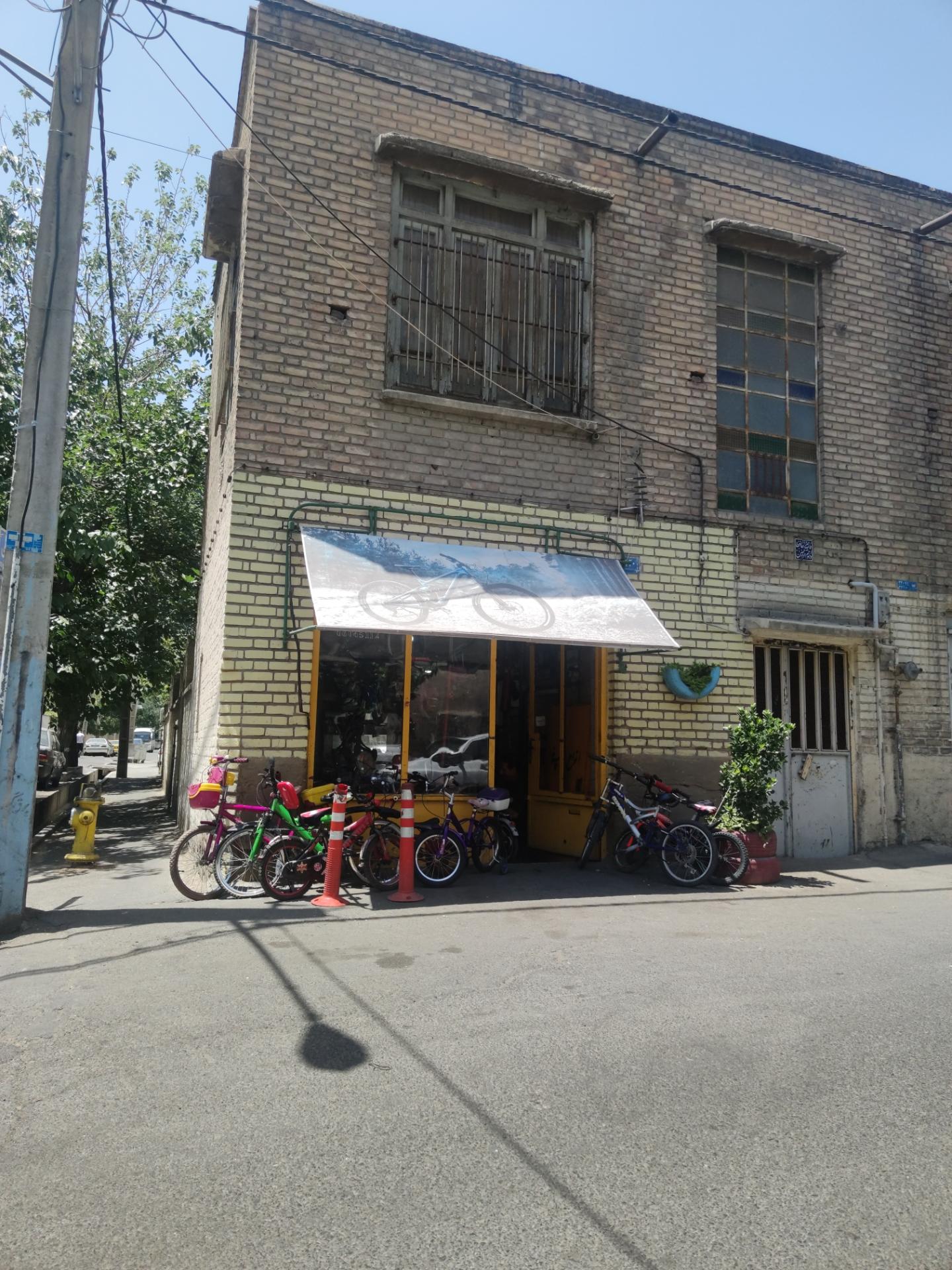 عکس پارس دو چرخ