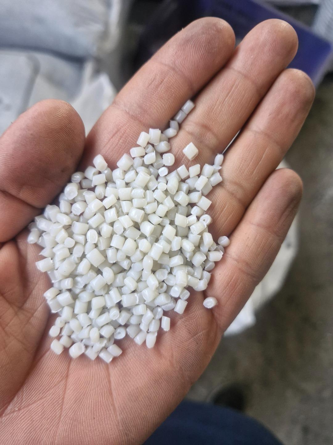 عکس گرانول تاک نوین