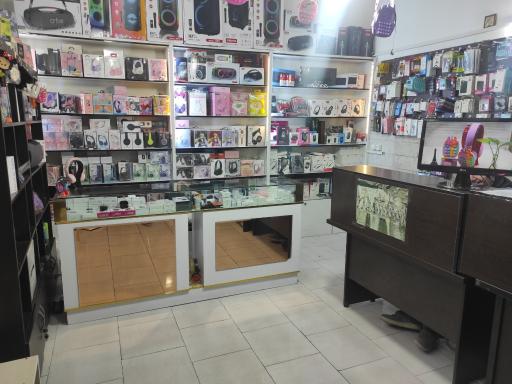 عکس لوازم جانبی موبایل و کامپیوتر آلفا شاپ