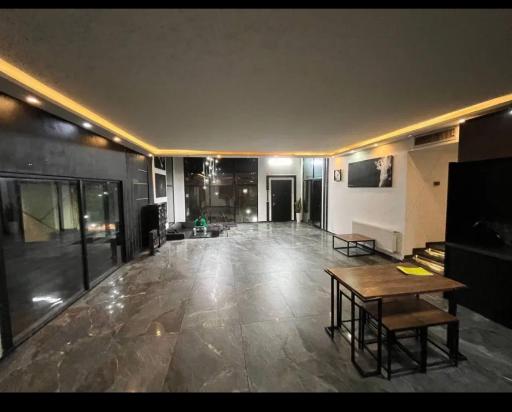 عکس عمارت گلدن تایم