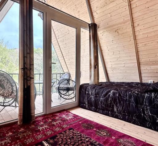 عکس کلبه سوئیسی عمارت آهنگر