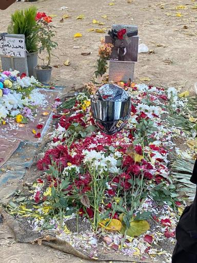 عکس مزار امیر حسین فرحی