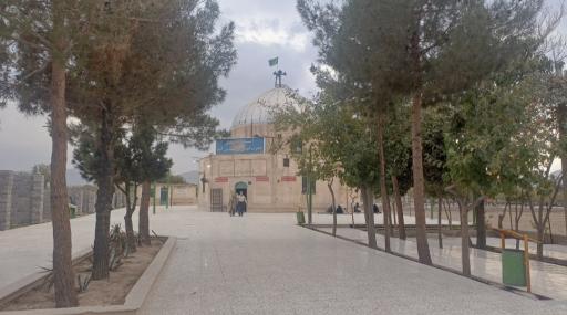 عکس آرامگاه انوش بن شیث بن آدم