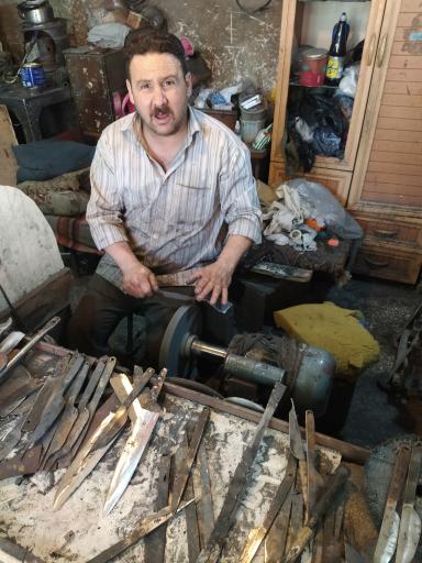 عکس چاقوسازی رخش