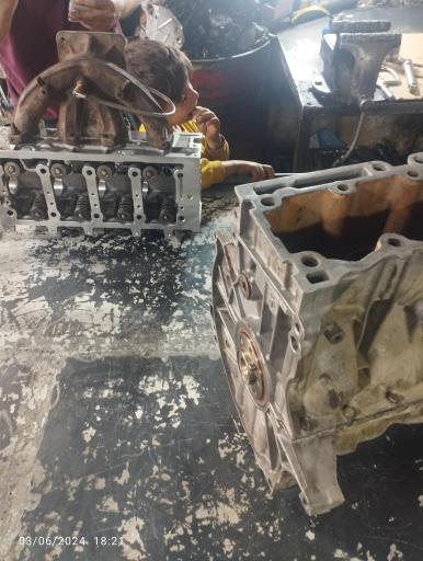 عکس تعمیرگاه مکانیکی تخصصی محمودی