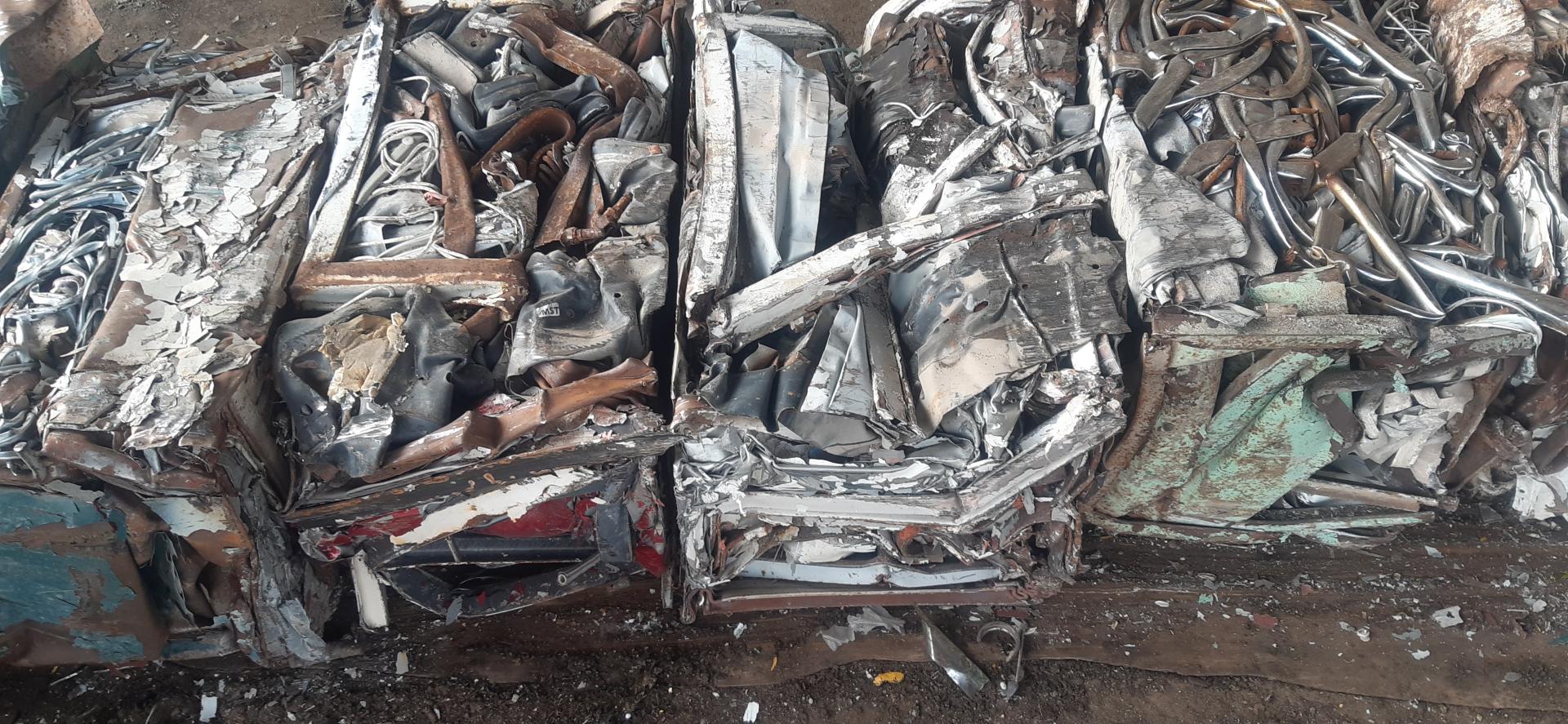 عکس خرید ضایعات آهن یونسی