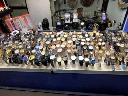 عکس گالری ساعت صادقی