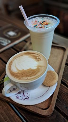 عکس کافی شاپ بلوط