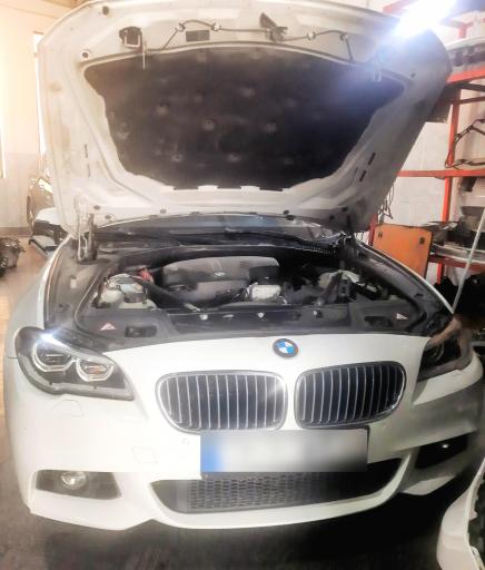 عکس تعمیرگاه هیوندا و کیا مهندس غنچه گی