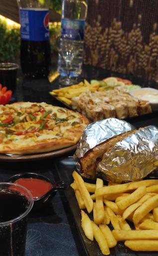 عکس خانه پیتزا