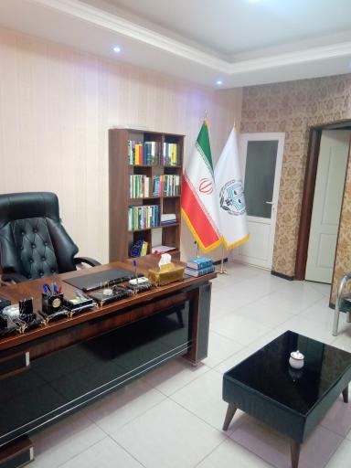 عکس دفتر وکالت محمد وزیری